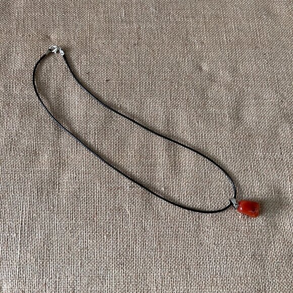 Red orange stone pendant necklace black cord vintage 90s - Picture 2 of 5